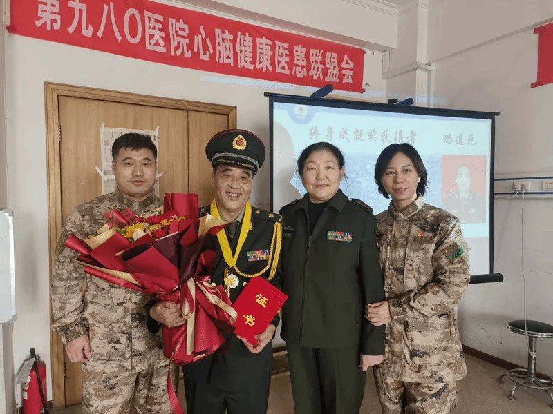 吴传庆为第十二期“校友论坛”开讲
